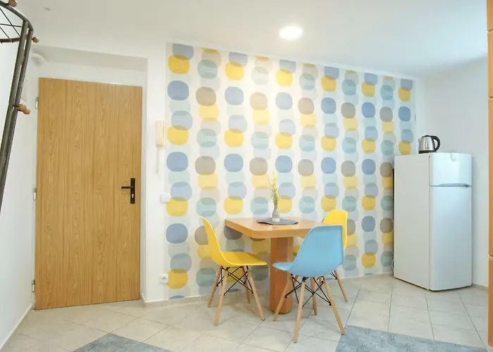 Monty Apartmán *