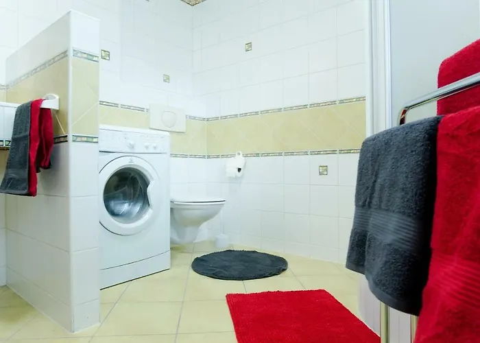 Monty Apartmán